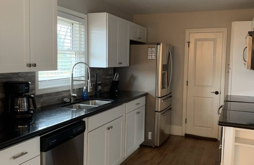 Sugar Hill House | Family Friendly - close to Sugar Hill shopping, restaurants