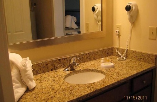 Lackey Resort | Family friendly condo! Water Park, Bush Gardens, Historic Williamsburg