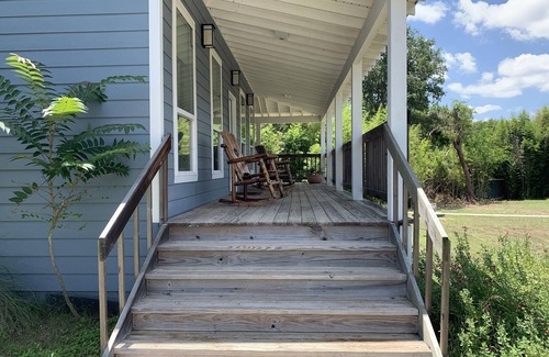 Comfort Cottage | Family-friendly cottage in the Texas Hill Country