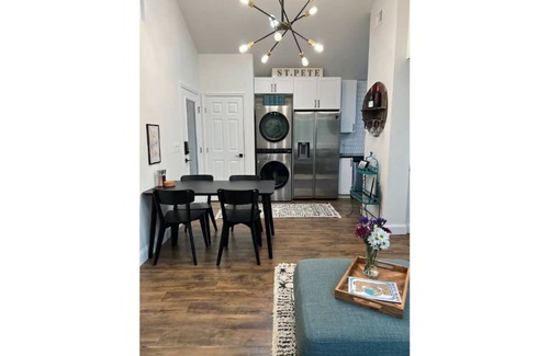 United Central Apartment | Family Friendly DTSP 2/1 Neighborhood Apt