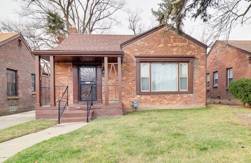 Detroit Cottage | Family-friendly Detroit Home: 12 Mi to Downtown!