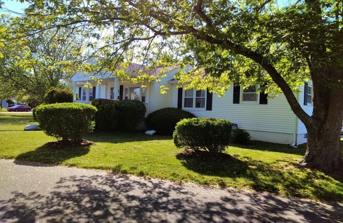 West Cape May House | Family-Friendly. Easy Bike ride or Stroll to beach. Great Monthly Fall Rates!