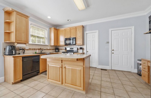 Panthersville House | Family-friendly Ellenwood Home with Parking & Deck