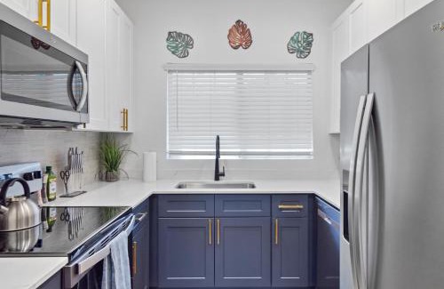 North Scottsdale Apartment | Family-friendly Fall Getaway - Concerts, 2 Pools, Games & Parking - H1059
