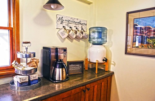 Arvada House | Family-Friendly Farmhouse in Arvada close to Denver, Golden, Red Rocks