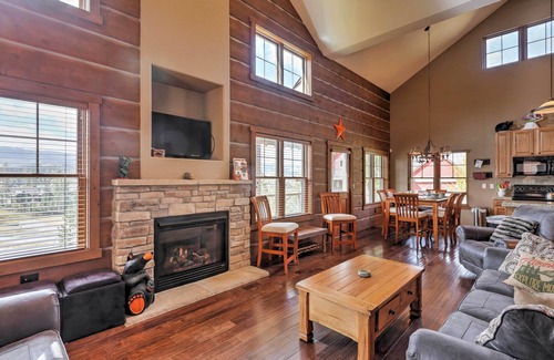 Rendezvous Cabin | Family-Friendly Fraser Getaway - Walk to Shuttle!