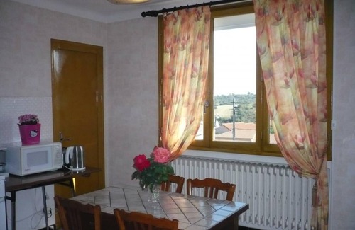 Lorette Apartment | Family-Friendly Gîte with Garden, Near Natural Swimming Area