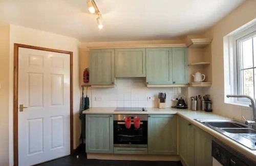 Little Haven House | Family friendly house 200m from the sea.