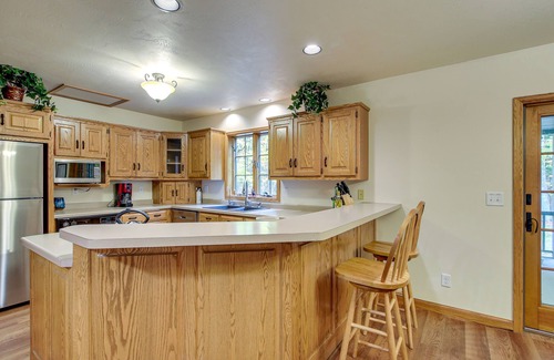 Sturgeon Bay House | Family-Friendly Home in Sturgeon Bay w/Backyard