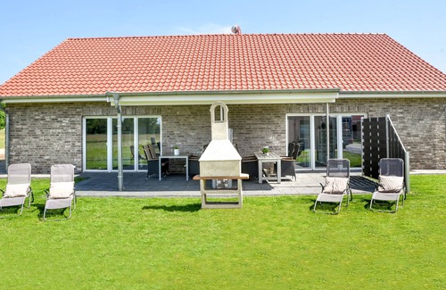 Geeste House | Family-friendly holiday apartment with bio sauna and parking space near the lake