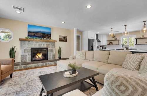 Gordonville House | Family Friendly Home - Surrounded by Amish