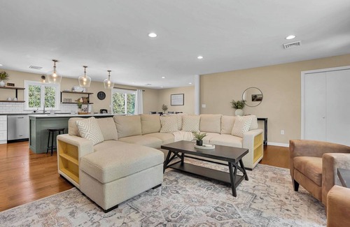 Gordonville House | Family Friendly Home - Surrounded by Amish