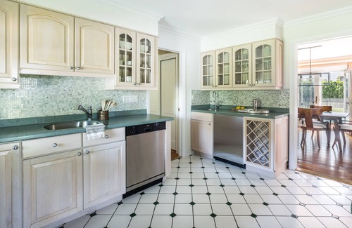 Village of Southampton Villa | Family friendly home with private beach access with tennis court on 2.6 acres.