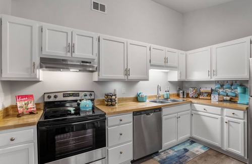 Summerville House | Family Friendly Home Near Sweet Tea Festival 2025