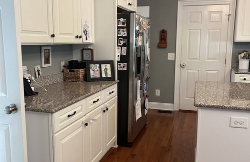 Sanford House | Family friendly home on over an acre with fire pit, screen porch, and more!