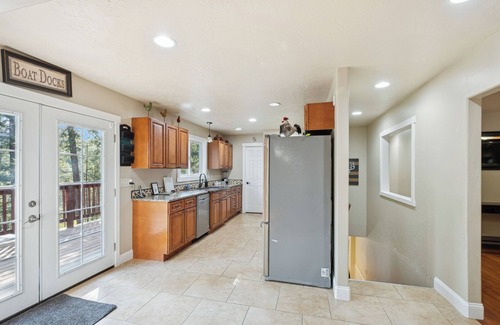 Kalispell House | Family friendly house in Many Lakes with Hot Tub