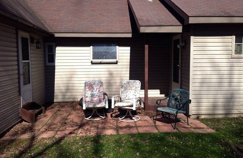 Sterling House | Family friendly house on Lake Ontario