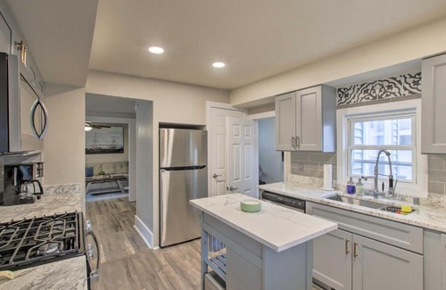 Ellis Historical District House | Family-Friendly House Walk to Lake Michigan!