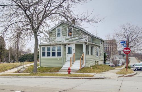 Ellis Historical District House | Family-Friendly House Walk to Lake Michigan!