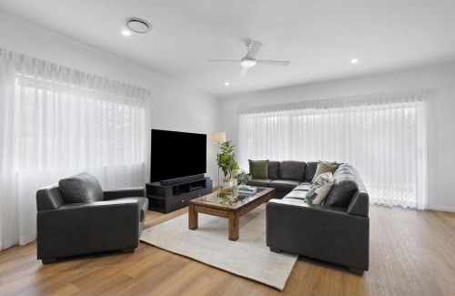 Wavell Heights House | Family-Friendly House with Courtyard Retreat
