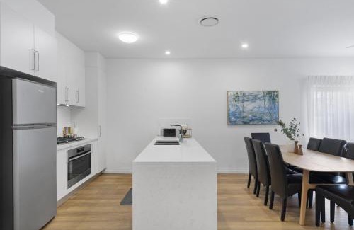 Wavell Heights House | Family-Friendly House with Courtyard Retreat