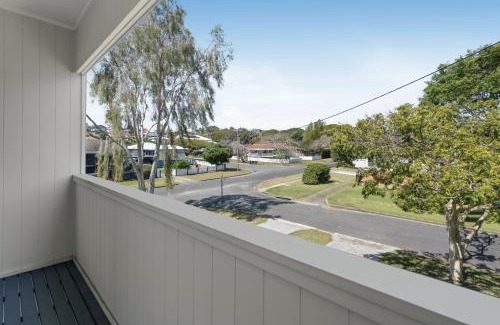Wavell Heights House | Family-Friendly House with Courtyard Retreat