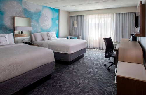 Norcross Hotel | Family-friendly King Stay! Pool, & Gym Access | Pets Allowed, Free Parking!