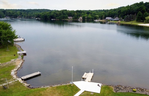 Treasure Lake House | Family Friendly Lakefront at Treasure Lake. Outstanding Lake and Beach Views!