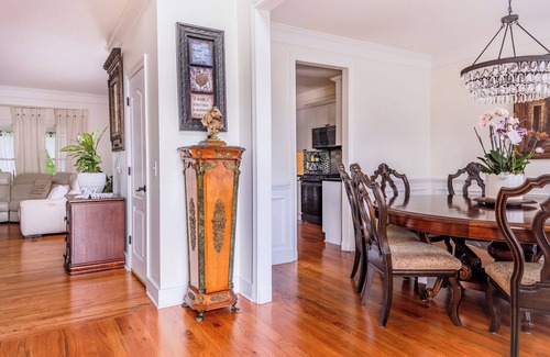 Town Center House | Family Friendly Mansion- Off of Barrett Pkw Costco I-75