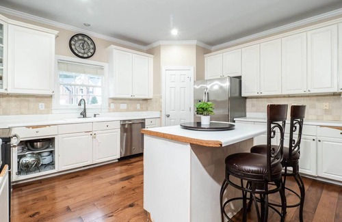 Cary House | Family Friendly Monthly Rental