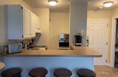 Hancock Condo | Family-Friendly Mountain Retreat at Jiminy Peak, ski on/off, fitness, poolnn