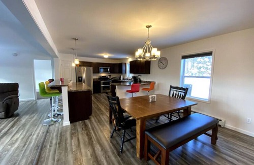 Hanover House | Family Friendly Mtn Home Hot Tub