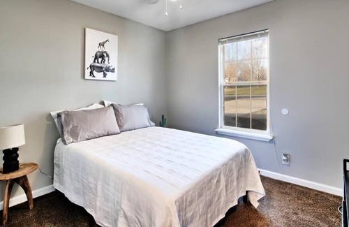 Clarksville House | Family-Friendly Oasis with King Bed and Large Fenced Yard