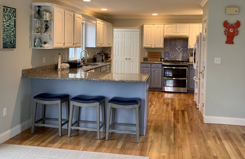 Barnstable House | Family-Friendly Oceanfront Haven, 4 bed, 2 bath sleeps 10. EZ beach access w. AC