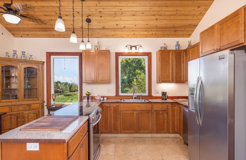 Hawi Cottage | Family-Friendly Ocean View Cottage with Spa on 10 acre private estate