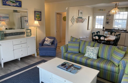 Surf City Cottage | Family-Friendly Oceanfront Property- Sleeps 14
