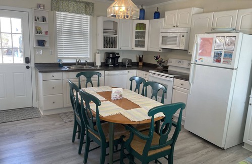 Surf City Cottage | Family-Friendly Oceanfront Property- Sleeps 14