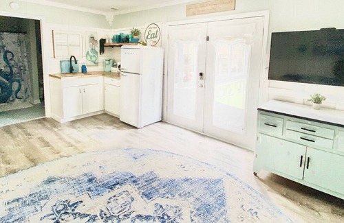 Cordesville Cottage | Family Friendly Pool Retreat