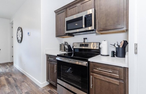 Garden City Villa | Family Friendly Ping Pong Trailer Parking EV