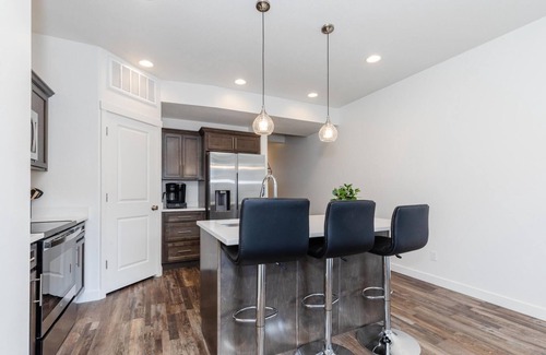 Garden City Villa | Family Friendly Ping Pong Trailer Parking EV