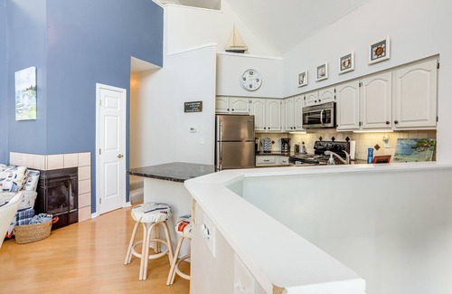 Port Clinton House | Family-Friendly Port Clinton Home w/Private Deck