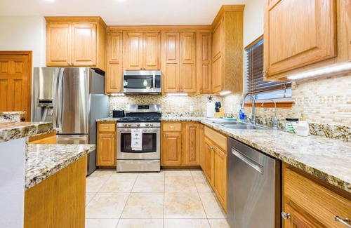 Fulton House | Family Friendly Private Pool Near Rockport Beach and Fulton Mansion