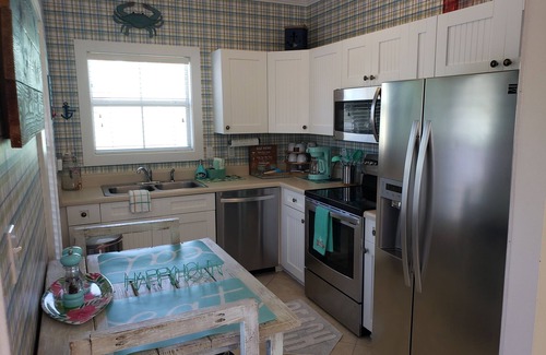 Ono Island Condo | Family-Friendly Resort with Tiki Bar, Live Music; near Naval Air Station, P-Cola