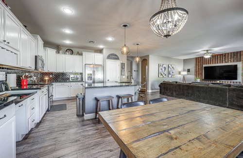 Rovey Farm Estates House | Family-Friendly Retreat w/Pool - Near Westgate!