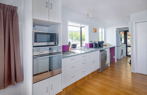 Lynmore House | Family Friendly Retreat in Rotorua's Top Suburb