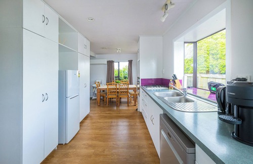 Lynmore House | Family Friendly Retreat in Rotorua's Top Suburb
