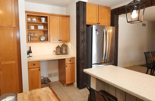 La Porte House | Family Friendly Retreat, sleeps 12+, Pole Barn with games, Large inground pool