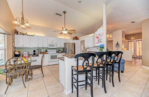 Lake Sarasota House | Family-Friendly Retreat: 2 Primary Bedrooms each with Ensuites