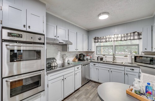 Elizabethton House | Family-Friendly Riverhouse: Fishing & Hot Tub