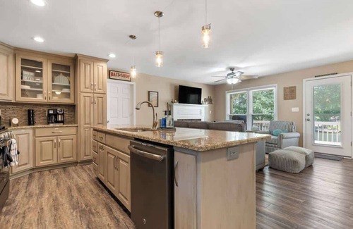 Milledgeville House | Family-Friendly, Sleeps 6, Kayaks, + More!